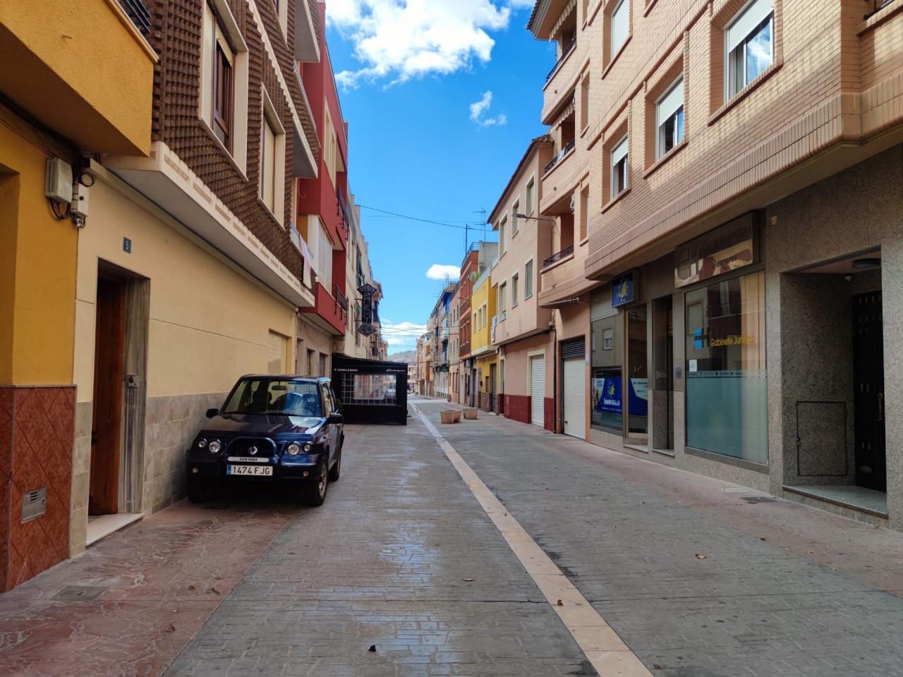 Bajo comercial Raimundo Muñoz